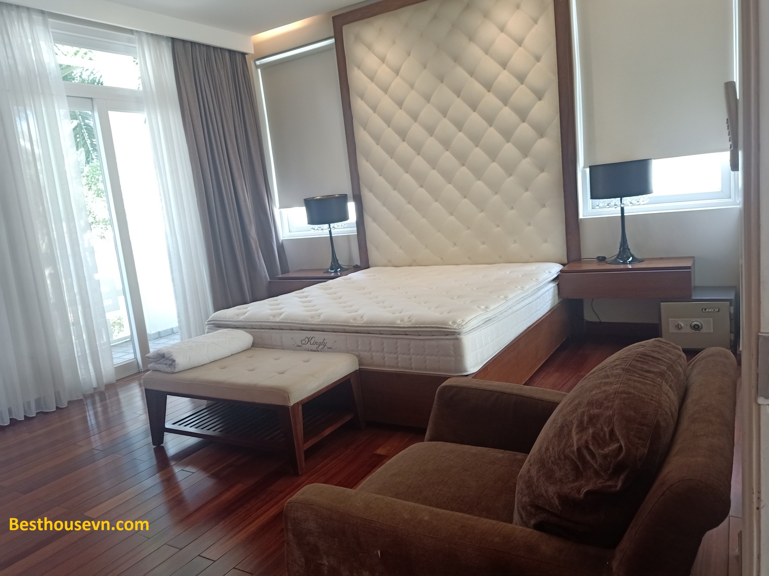 swimming-pool-Villa-for-rent-in-phu-my-hung