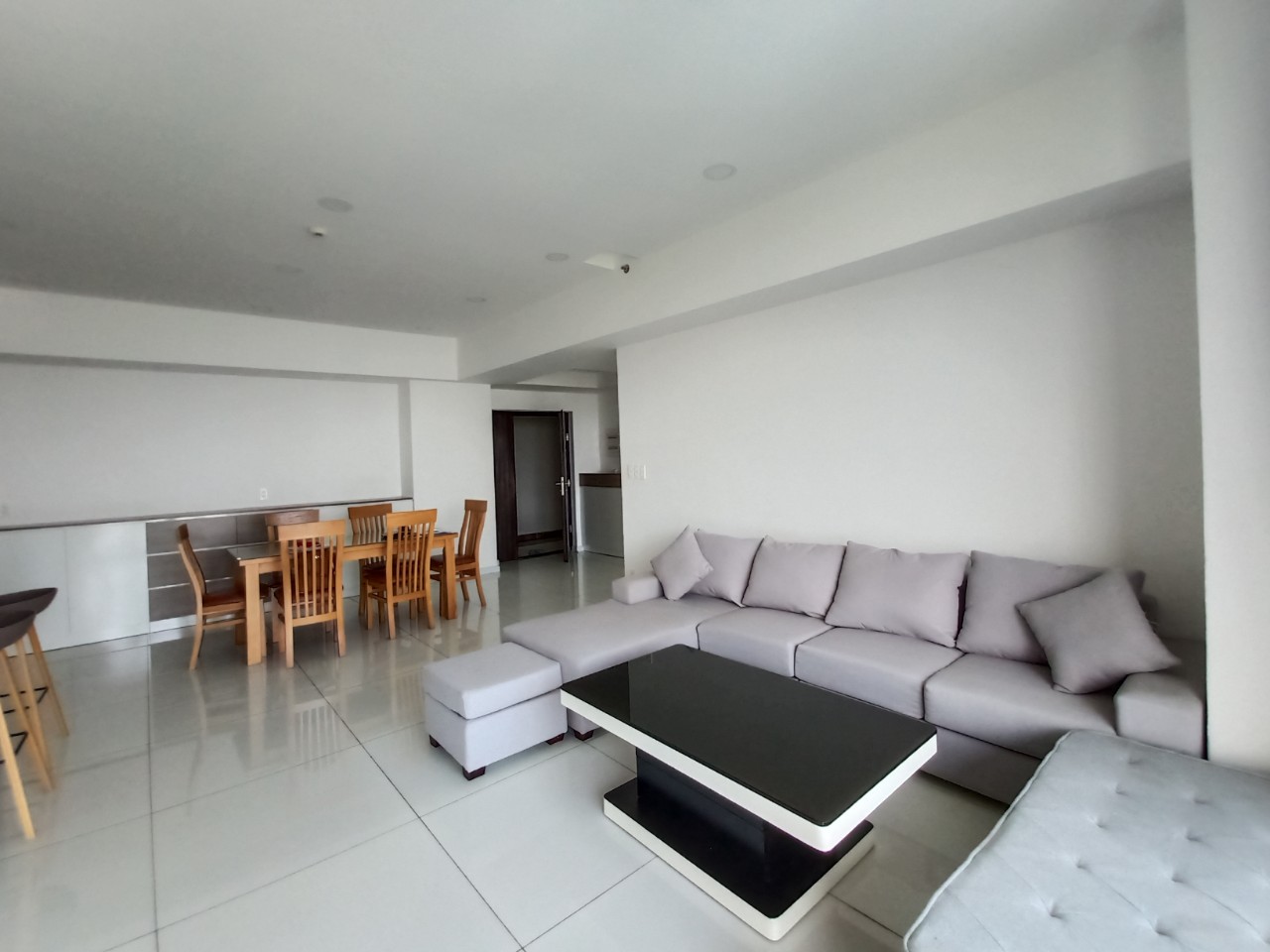 3 bedrooms for rent in green valley apartment