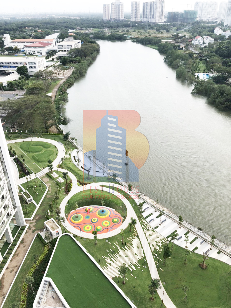 River view apartment in Riverpark 1 for rent