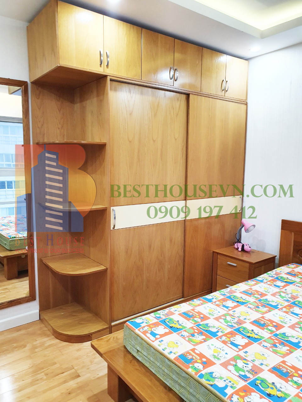 Rent Happy Valley cheap price and good interior