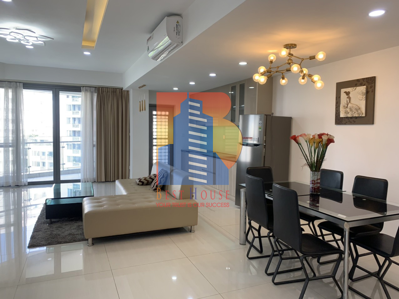 Rent Modern apartment in Riverpark Premier